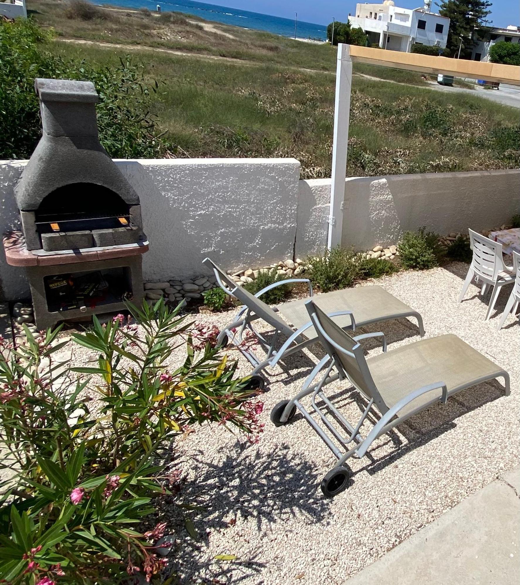 Cozy Beach House Perivolia Bagian luar foto