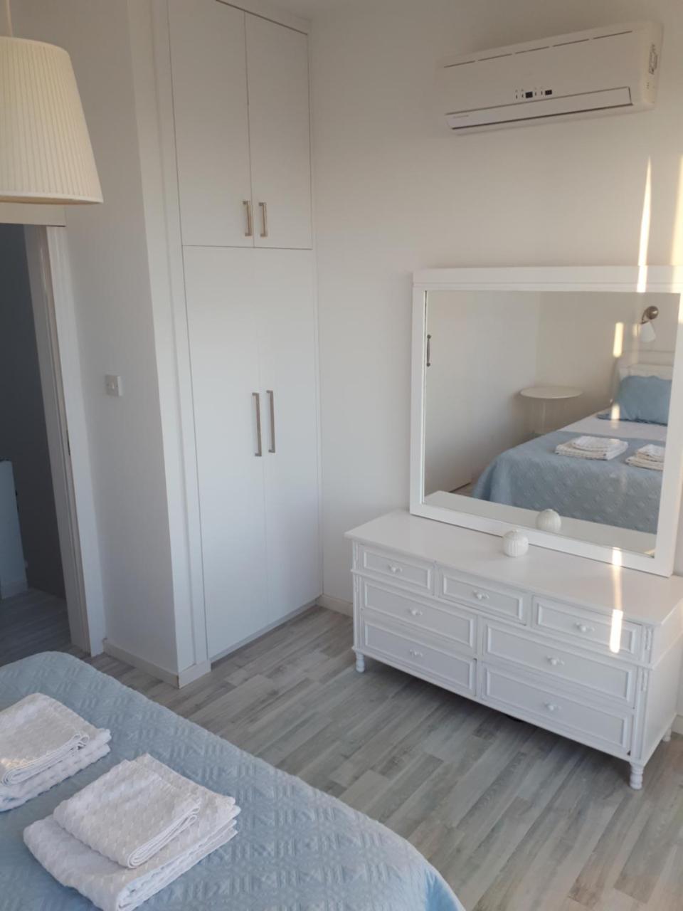 Cozy Beach House Perivolia Bagian luar foto