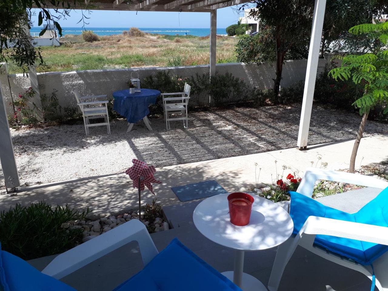 Cozy Beach House Perivolia Bagian luar foto
