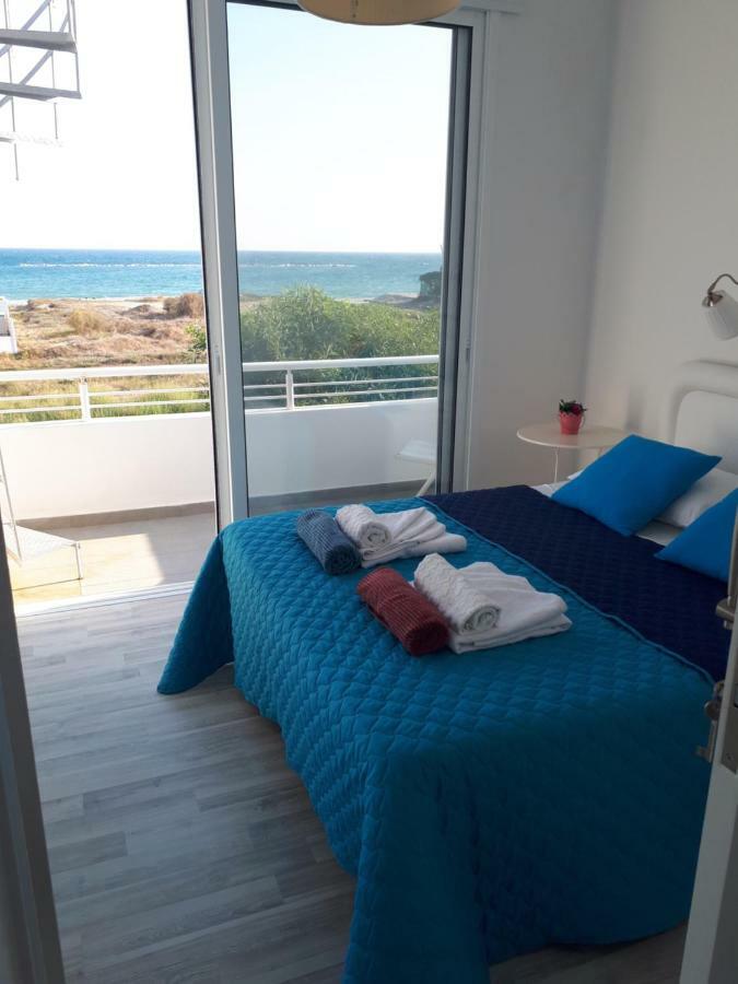 Cozy Beach House Perivolia Bagian luar foto